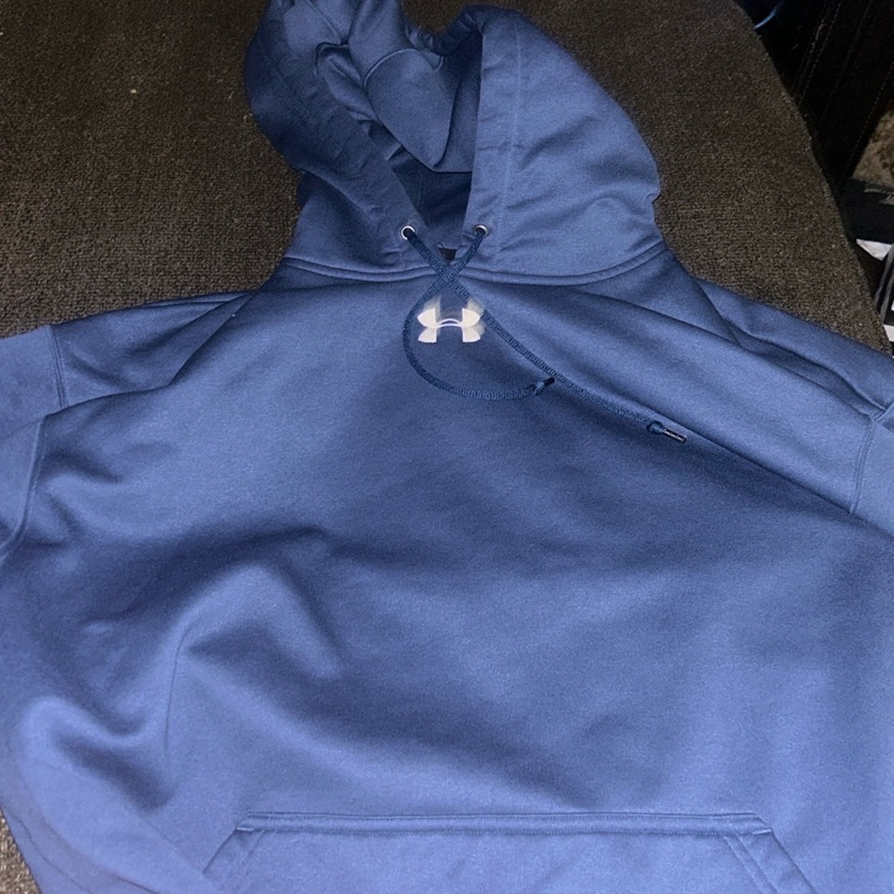 Like new Under armor hoodie